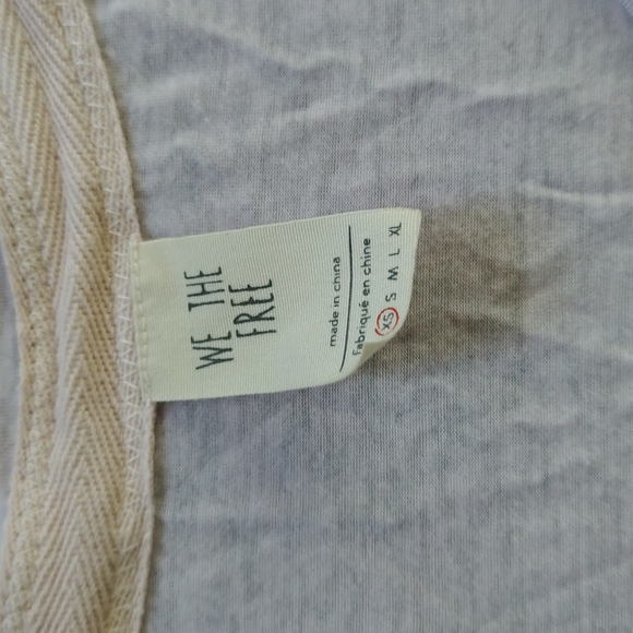 Like new We the Free XS Lilac Short Sleeve Tunic - Picture 2 of 2